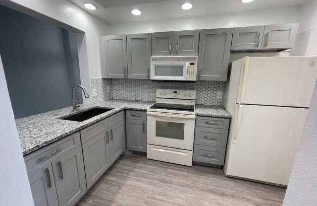 2339 SW 15th St photos photos