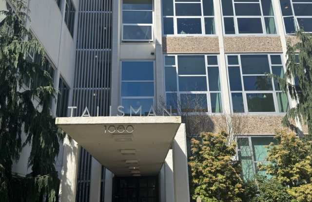 1bd/1ba Seattle Condo - 1000 Union Street, Seattle, WA 98101