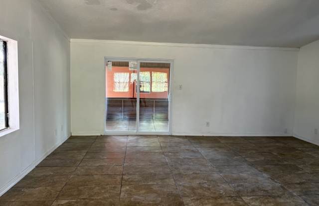 2004 North Riverview Circle Gallery 2