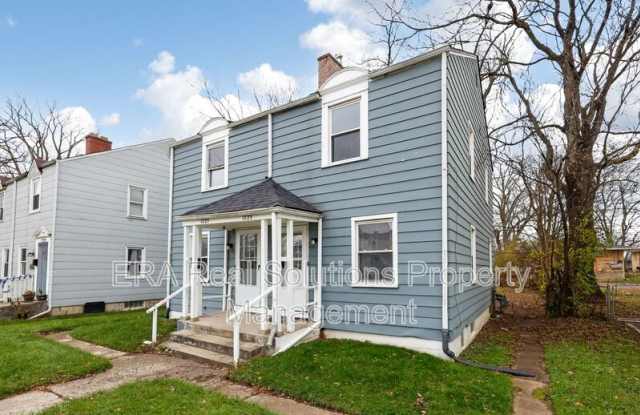 1725 E Whittier St photos photos