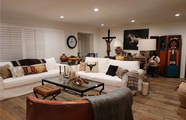 260 Churchill Glen Gallery 2