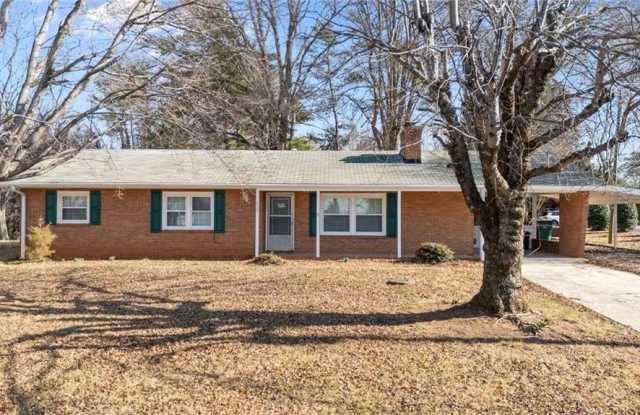 3805 Littlebrook Drive - 3805 Littlebrook Drive, Clemmons, NC 27012