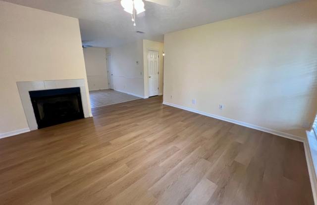 3 Bed/ 2 Bath Home, Corner Lot Near Riverdale, Storage Building Gallery 3