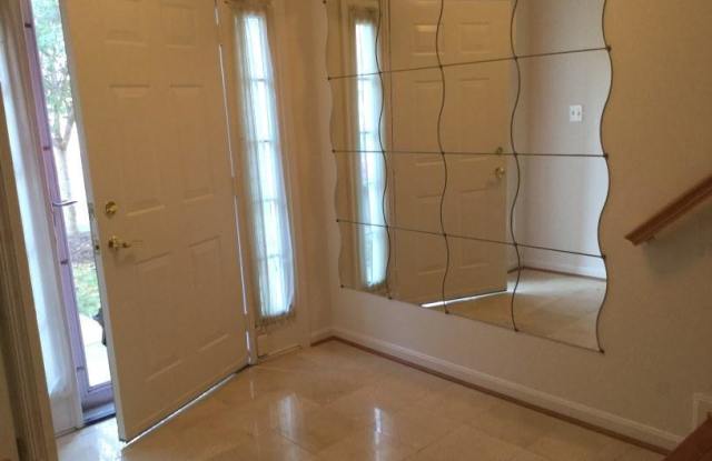 4933 LEE FARM COURT Gallery 2