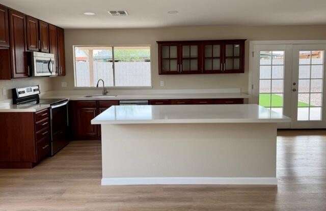 10021 N 47th Drive Gallery 4