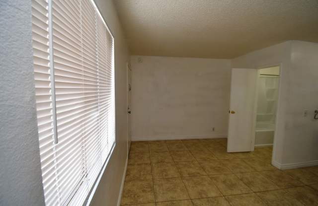 Efficient Studio - Henderson - 303 Eastminister #2 Gallery 3