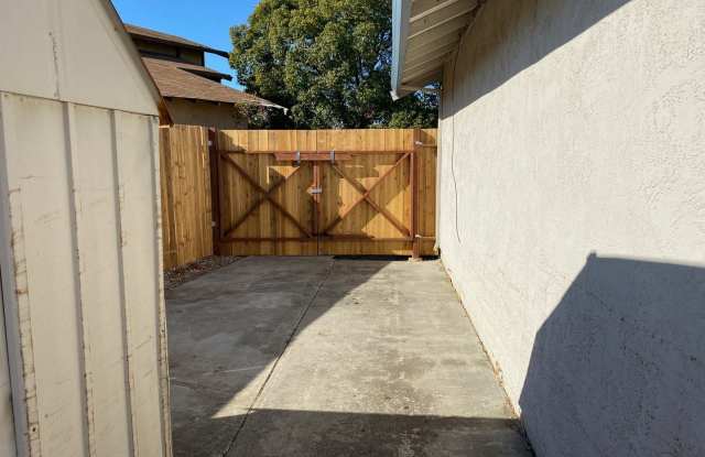 472 Pamela Dr Gallery 3