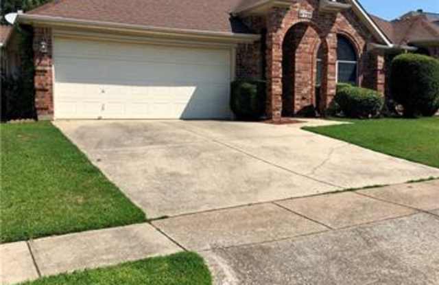 6729 Greenleaf Drive Gallery 2