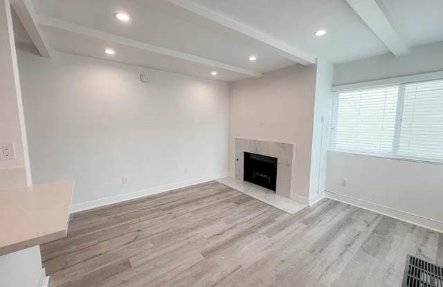Luxury 1 Bedroom Ocean View Apartment walking distance to Marvin Braude Bike Path !! photos photos