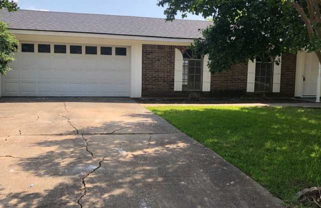 $500 OFF MOVE IN SPECIAL - North Bossier - Old Greenacres - 2502 Tilman Drive, Bossier City, LA 71111