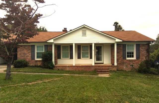 3 bedroom 2 bathroom in Lagrange!!  Hardwood floors! Minutes from Base! Gallery 1