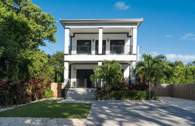 19 Coral Way photos photos