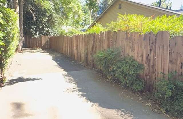 **RESERVE NOW FOR SUMMER 2027**  Classic Chico House!  3bd/2ba Near Chico State Gallery 3