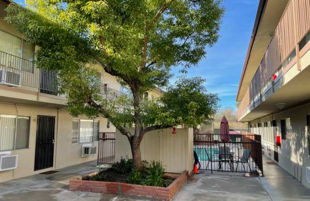 10600 Poplar Street photos photos