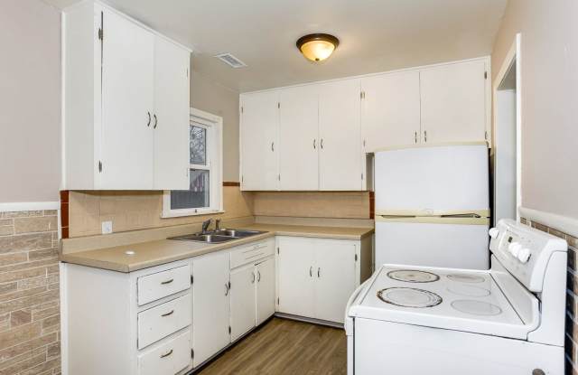 Cozy 3 Bedroom Gallery 1