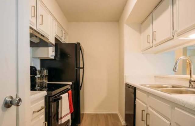 5267 Glen Ridge Dr Gallery 1
