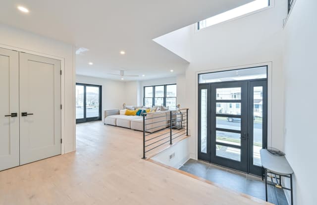 119 Sheridan Square Gallery 4