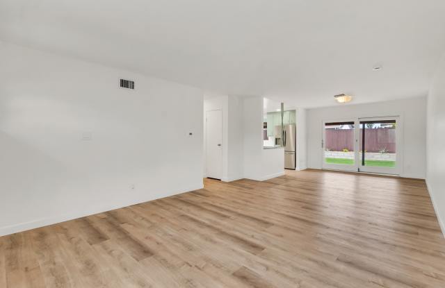 4820 Cobb Drive Gallery 4