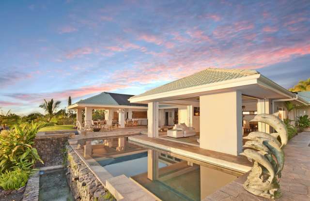 Panoramic Oceanview Retreat with Infinity Pool in Kona Hills Gallery 1