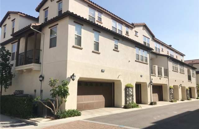970 Sweetbriar Lane - 970 Sweetbriar Lane, Azusa, CA 91702