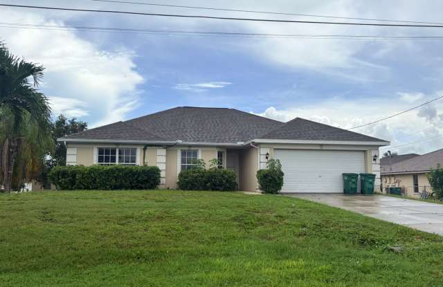 3/2 Single Family Home in Cape Coral for Rent photos photos
