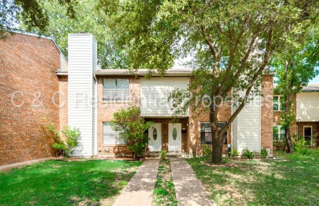 305 Towne House Lane - 305 Towne House Lane, Richardson, TX 75081