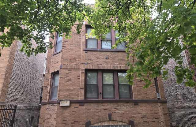 1019 N Trumbull Avenue unit: 2 photos photos