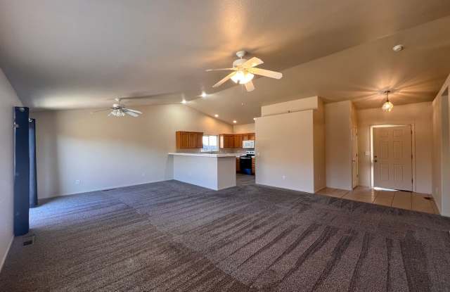 Great 3 bedroom Fernley home located in the Donner Trails subdivision! Gallery 4