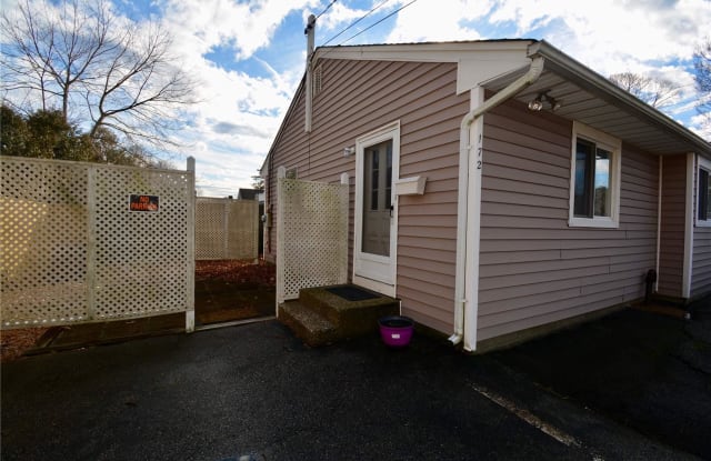 172 Sixth - 172 6th St, St. James, NY 11780