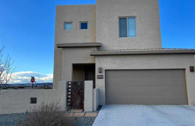 Beautiful Views - 7260 Vista Serena Loop, Santa Fe, NM 87507