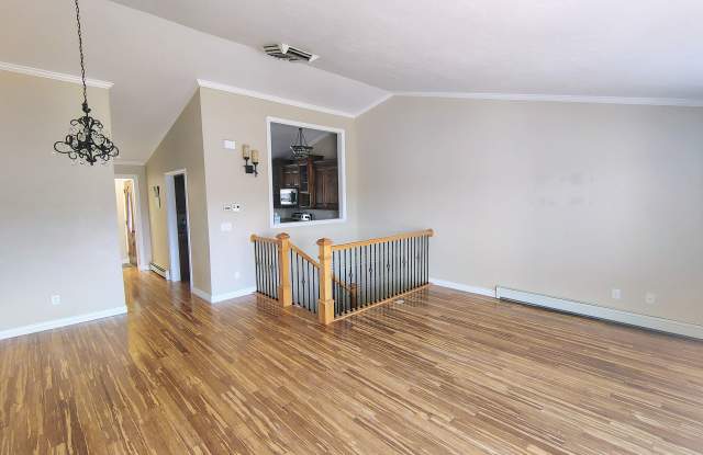 422 1/2 Prospectors Point - 1 photos photos