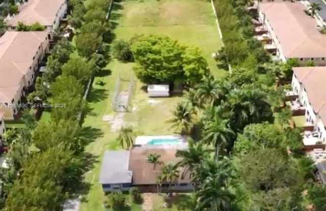 951 SW 121 Ave photos photos