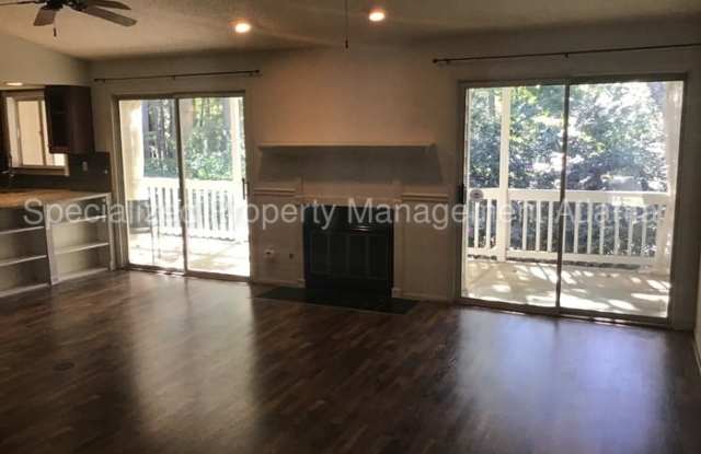 12 Rumson Court Gallery 2