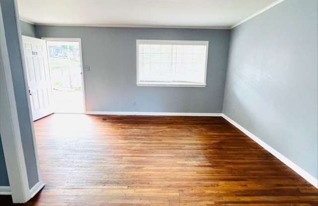 Lakeside Villa Apartment Gallery 4