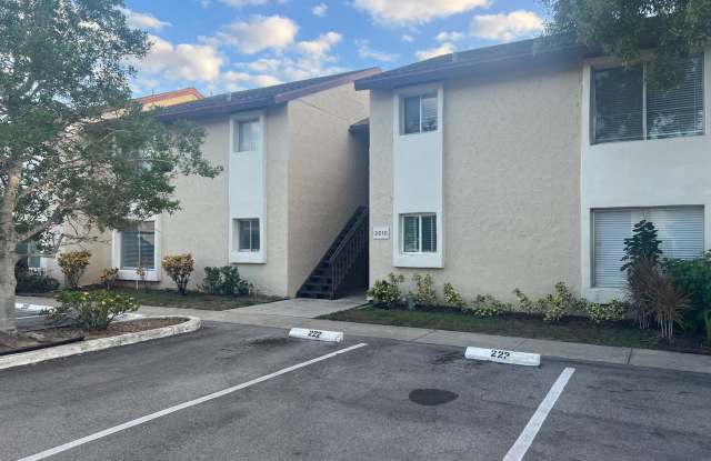 Close to Downtown Sarasota - 2/1 Condo - Includes Water/Sewer Utility photos photos