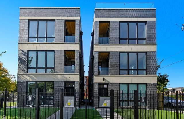 3902 S Lake Park Avenue unit: 2 photos photos