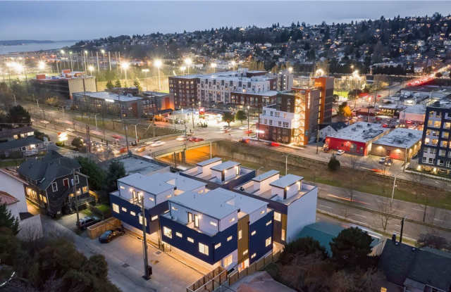 Luxury 3-Bed Interbay Townhome photos photos