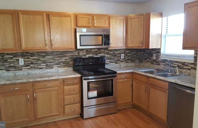 1011 EPWORTH WAY Gallery 2