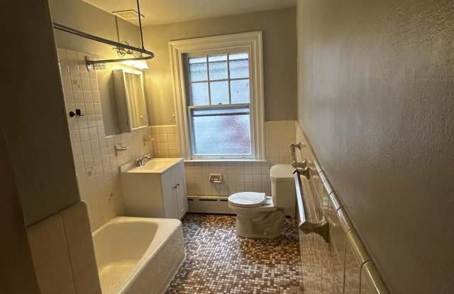 237 HAVERFORD Avenue Gallery 4