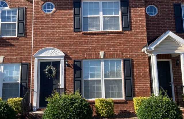 MOVE IN SPECIAL $300 off one month's rent Centrally located townhome in Smyrna photos photos