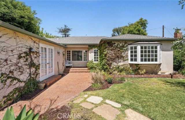 7734 Hosford Avenue Gallery 1