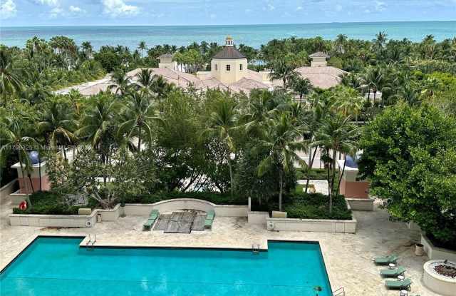 785 Crandon Blvd photos photos