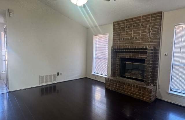3912 SW Parkridge- hot new listing! Gallery 3