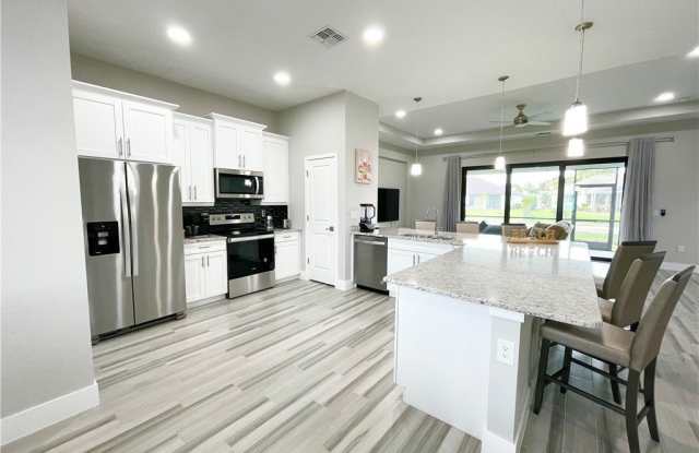812 SW 8th Place Gallery 2
