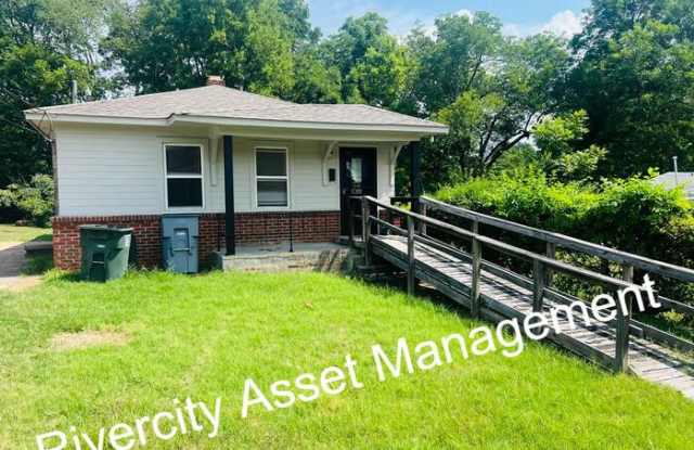 2736 Enterprise Avenue photos photos