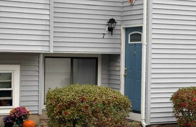 For Rent: Spacious 2BR / 2.5BA Condo — Near Weirs Beach (Laconia) Gallery 3