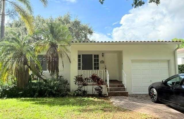 5760 SW 35th St photos photos