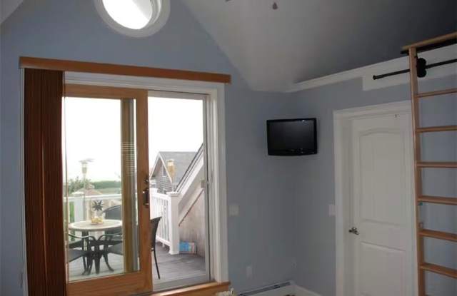 17 Lane Three photos photos