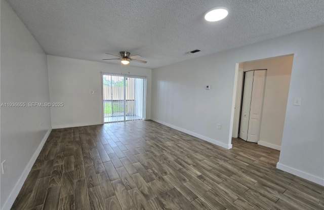 2153 SW 80th Ter photos photos