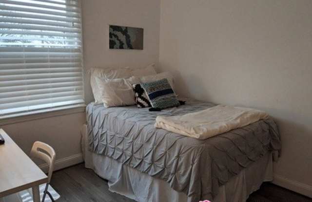 1434 Bangor St South East Gallery 4